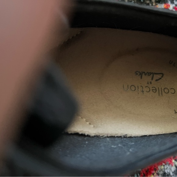 Clarks Oxford Shiny black platform shoes - Picture 6 of 6